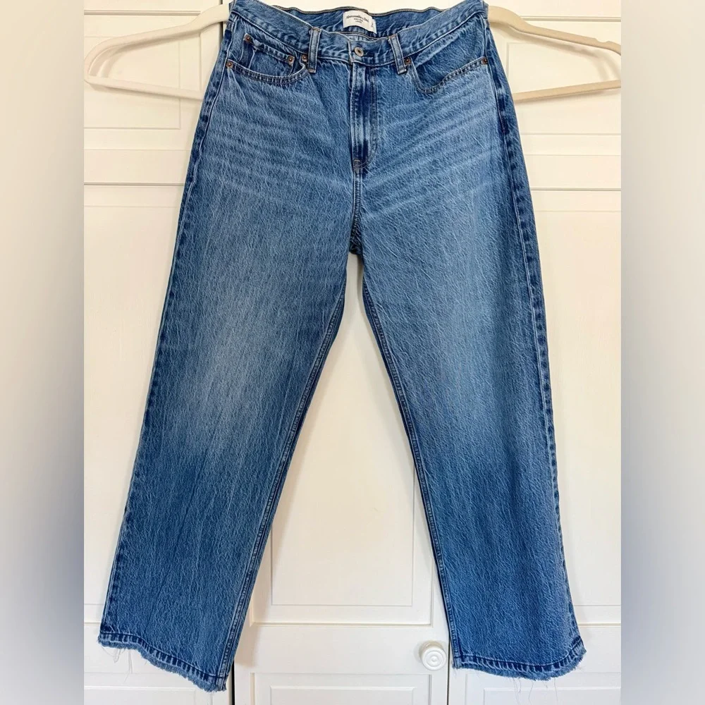 A&F High Rise Loose Size 29 - Picture 1 of 7